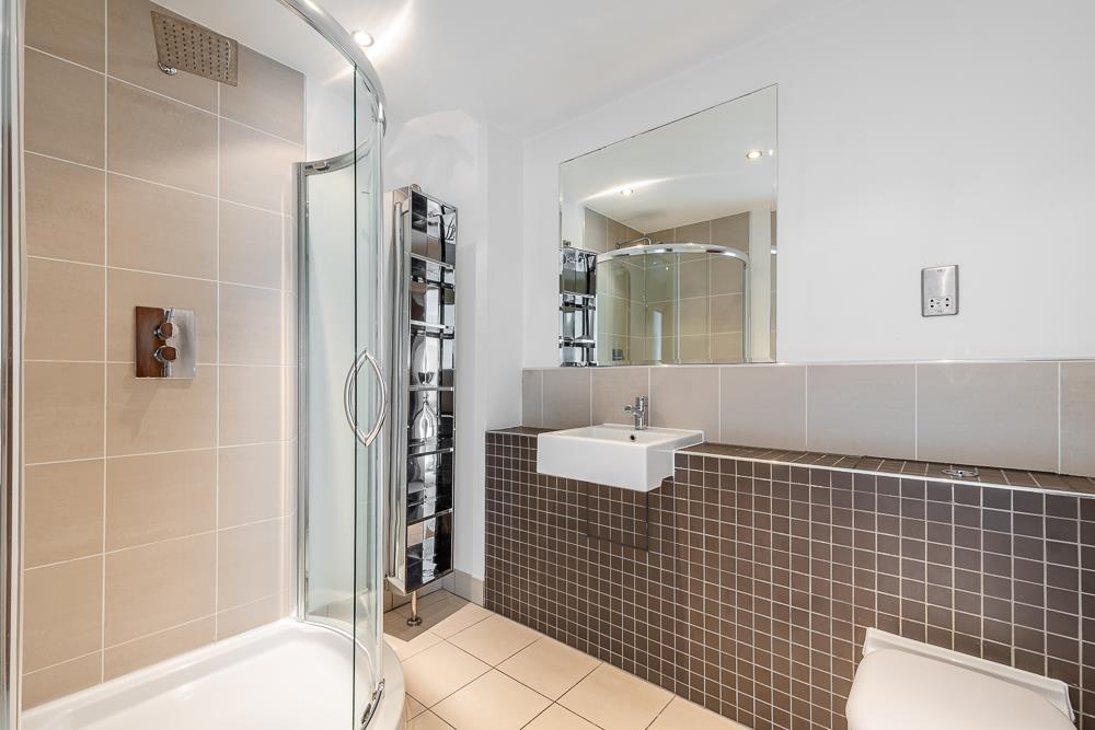 two bedroom two bathroom penthouse for let on hoxton square n1