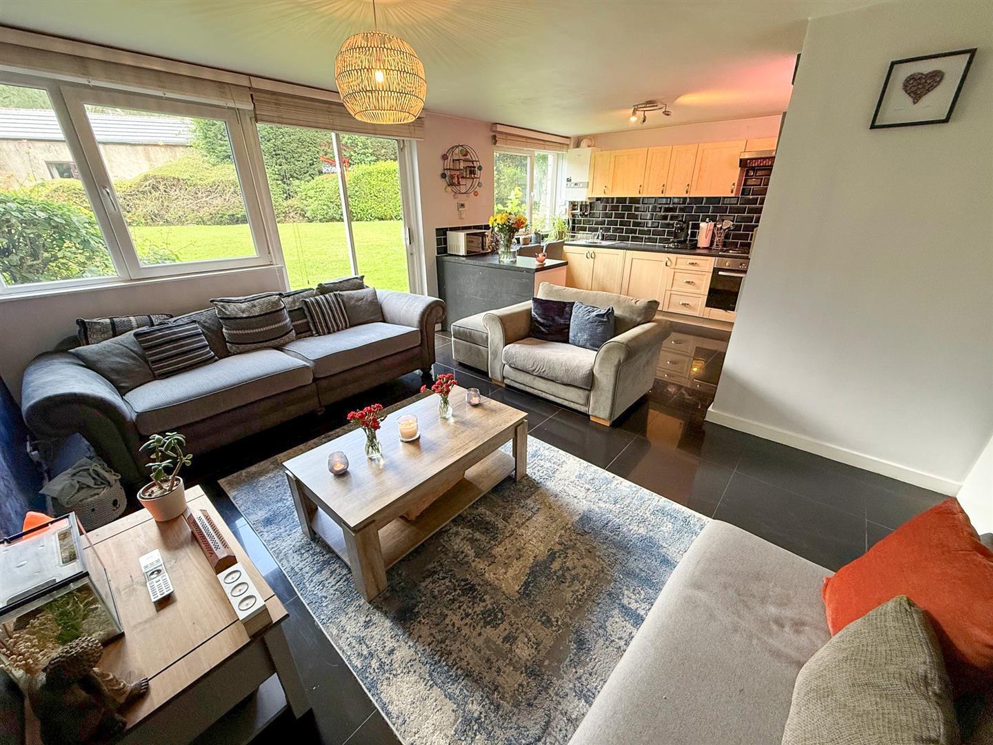 Property Image 0ff834e8-2c3c-436f-8bf5-67a3463d82bb
