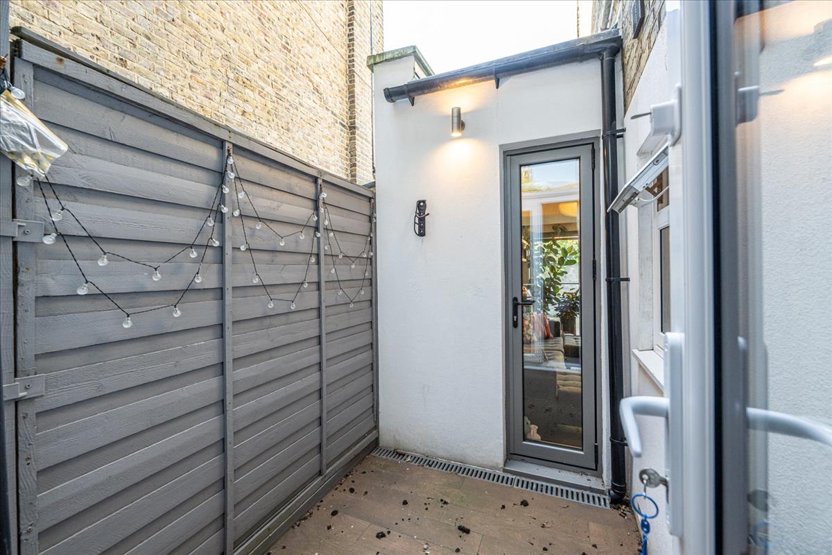 Property Image 100bf111-e252-4dac-8180-72605d651db9