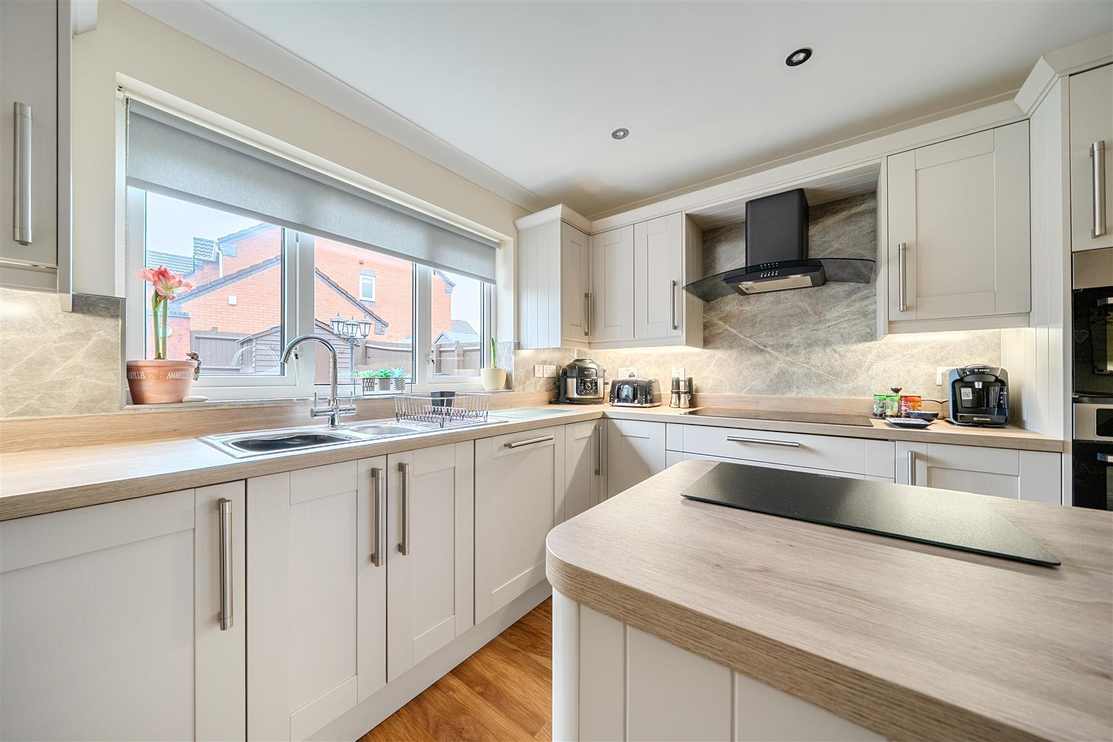 Property Image 101f8365-3887-44d0-bea4-8d3c9945e378