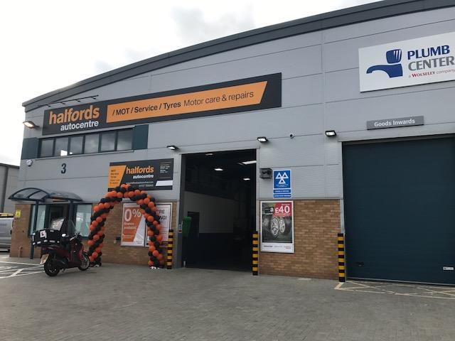 Warehouse & Industrial Units to let & for sale in Redhill Surrey - RAB Commercial Property