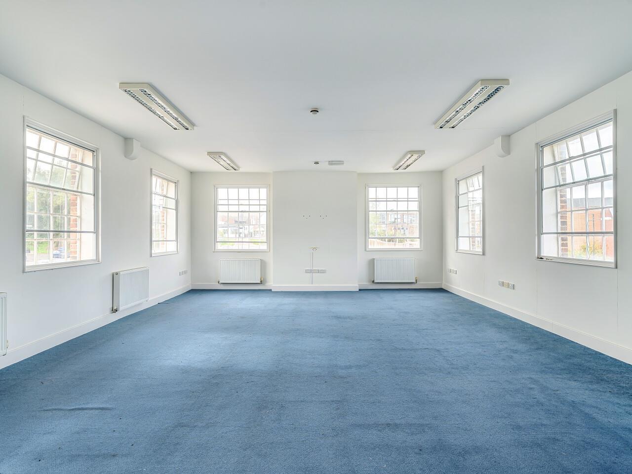 Property Image 1028c5e0-8ab4-46f6-8105-7df89c5568ac