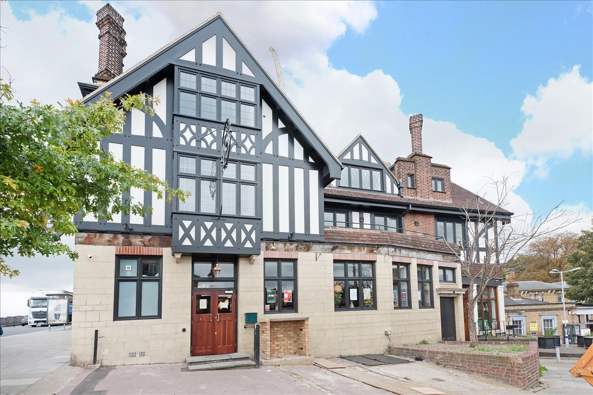 Property Image 103d603c-7945-4203-85f7-44040242d935