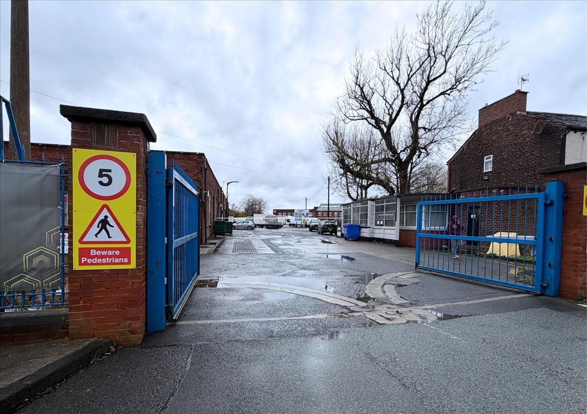 Property Image 104db9f2-bbe2-4584-94e9-27a4e3a322c3