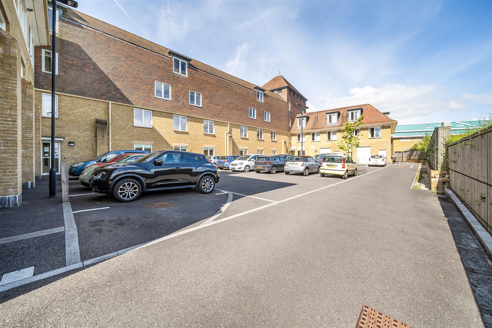 Property Image 104eb9d2-d841-4dbc-956c-7c48645f4f19