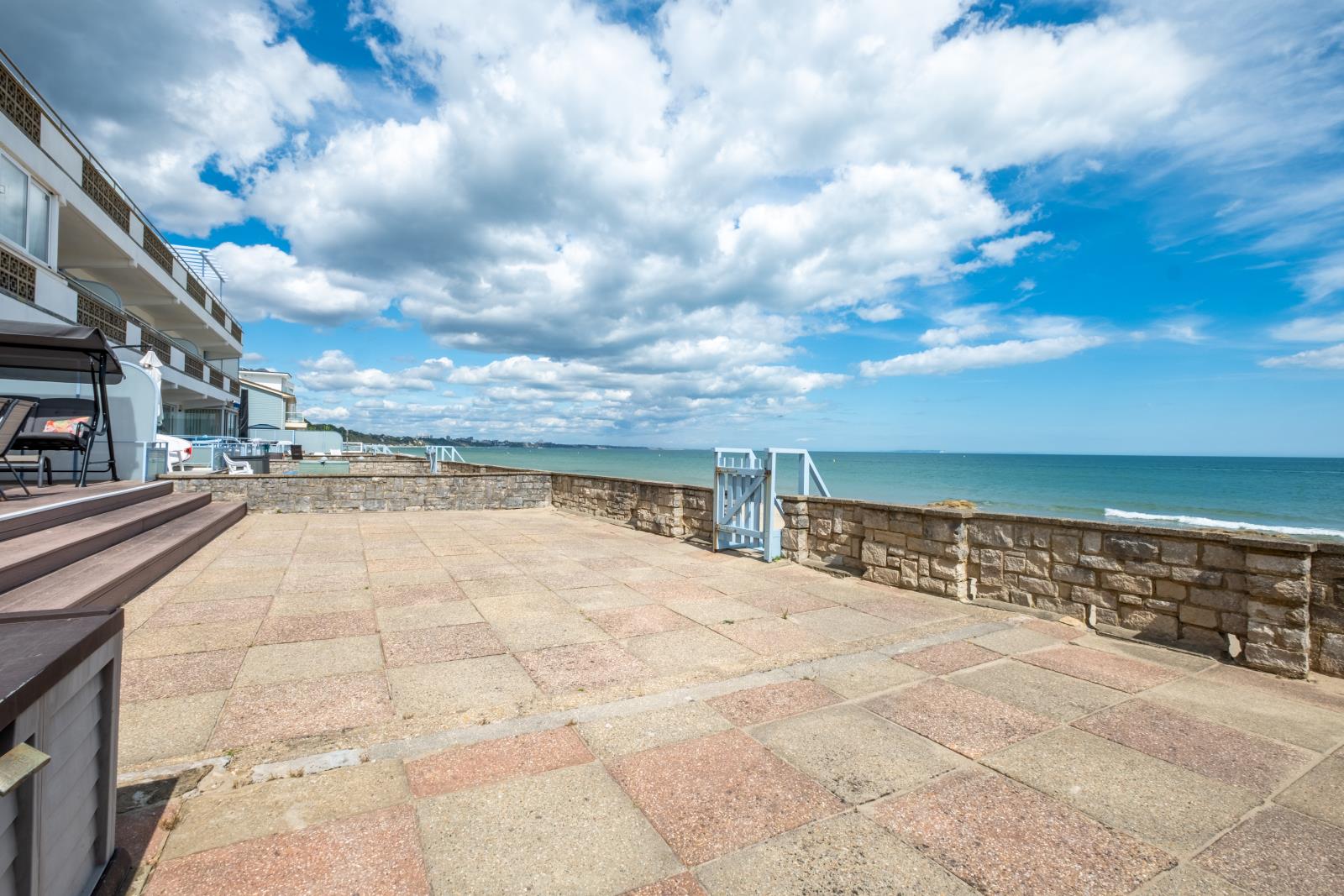Property Image 10666036-774b-40c2-84e4-a005a2d2a0ae