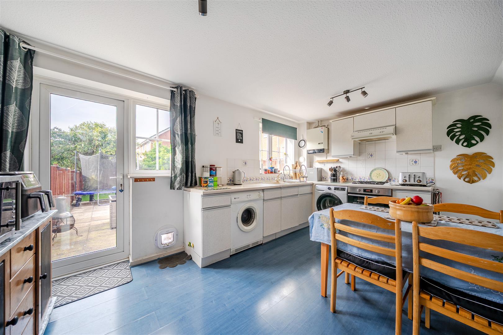 Property Image 10825332-e26a-4f28-bb10-3efde844fc01