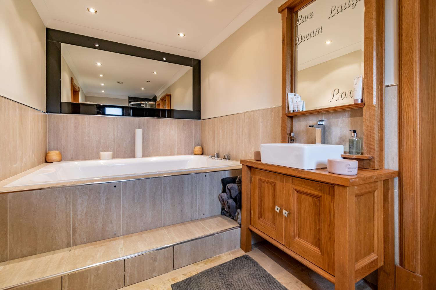 Property Image 10874cdb-b119-415f-83b6-eda940cffba6