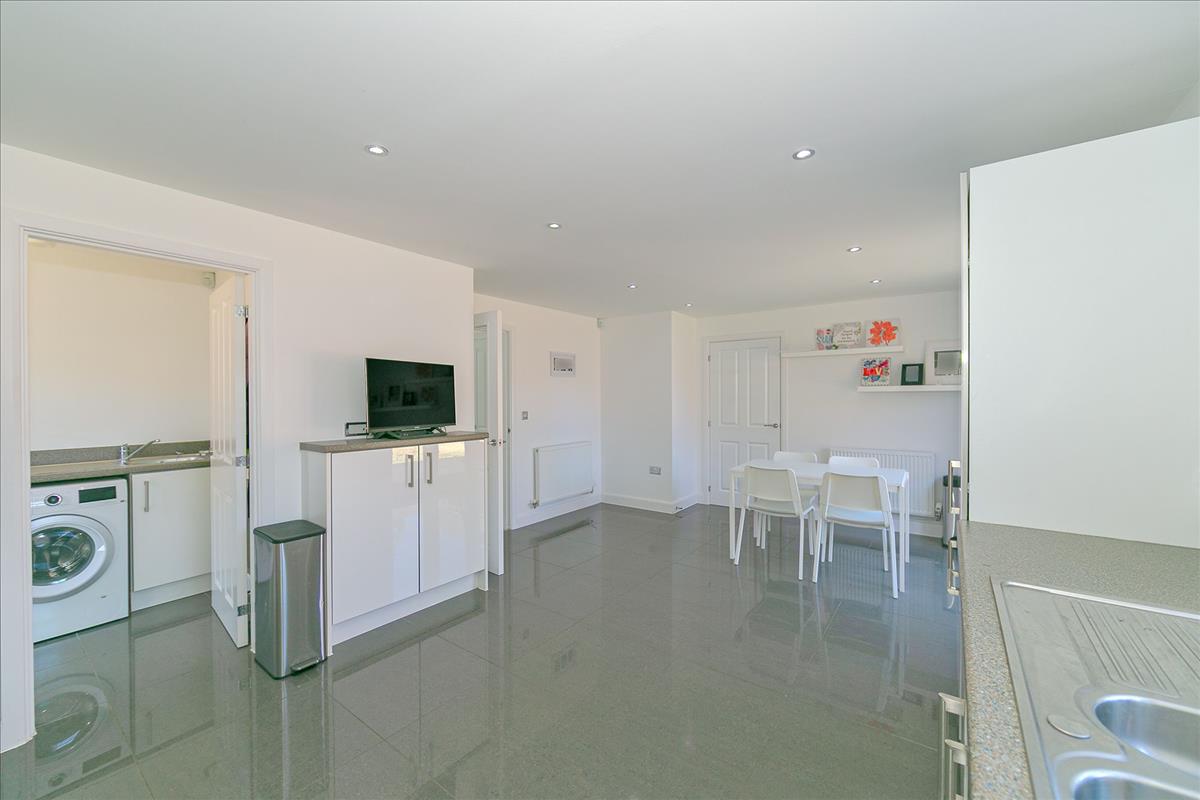 Property Image 10d80bb4-6f02-4329-9a77-77437624c70f
