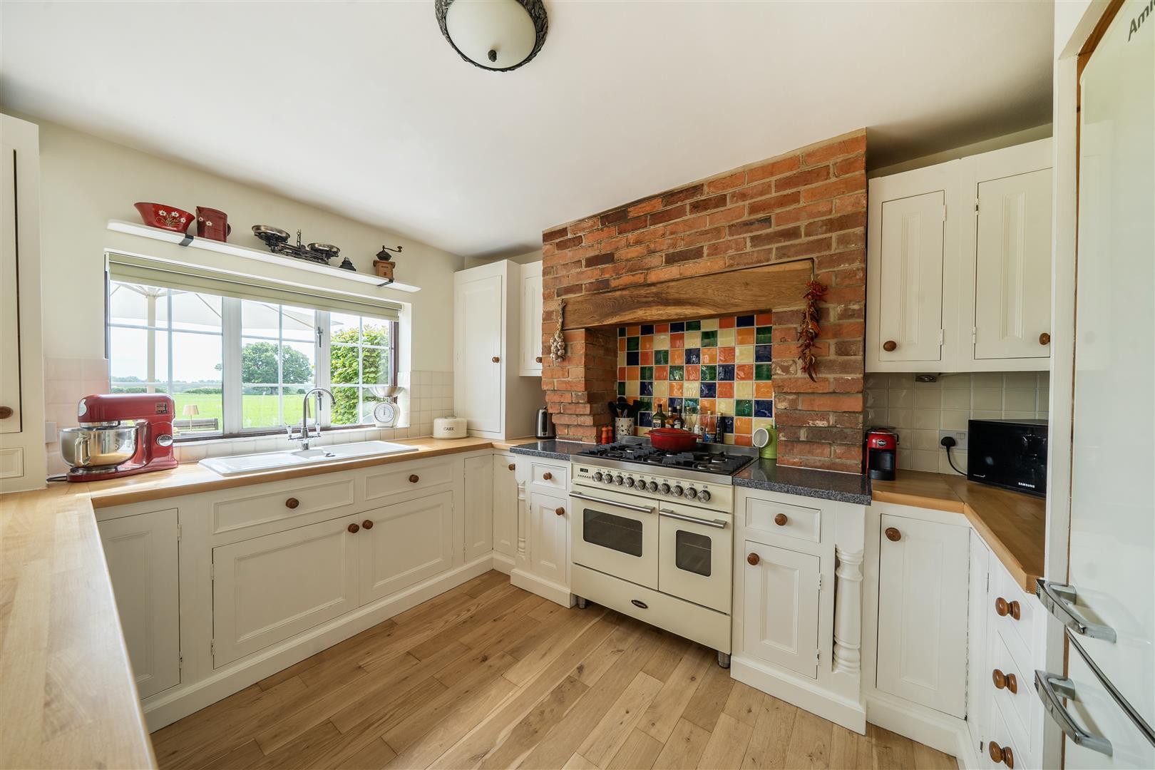 Property Image 11386130-8b19-4093-8cbd-96d553528771