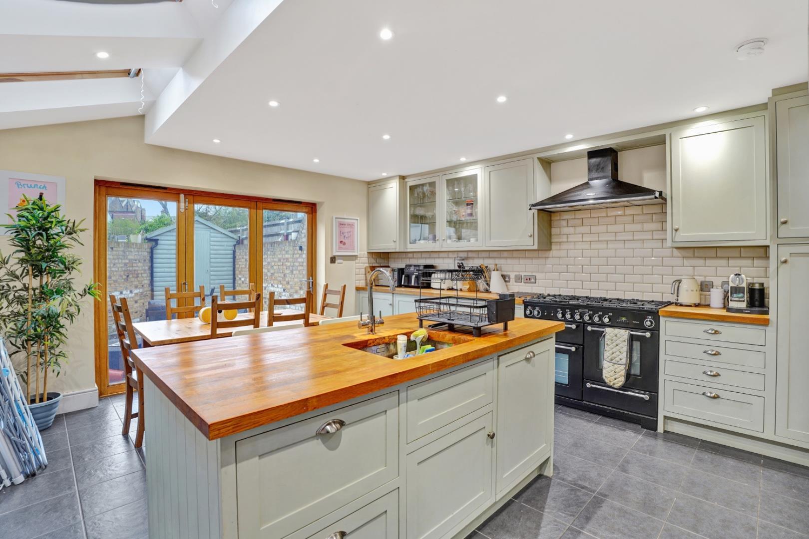 Property Image 115193bd-6392-4644-8d6d-83a2a7469405