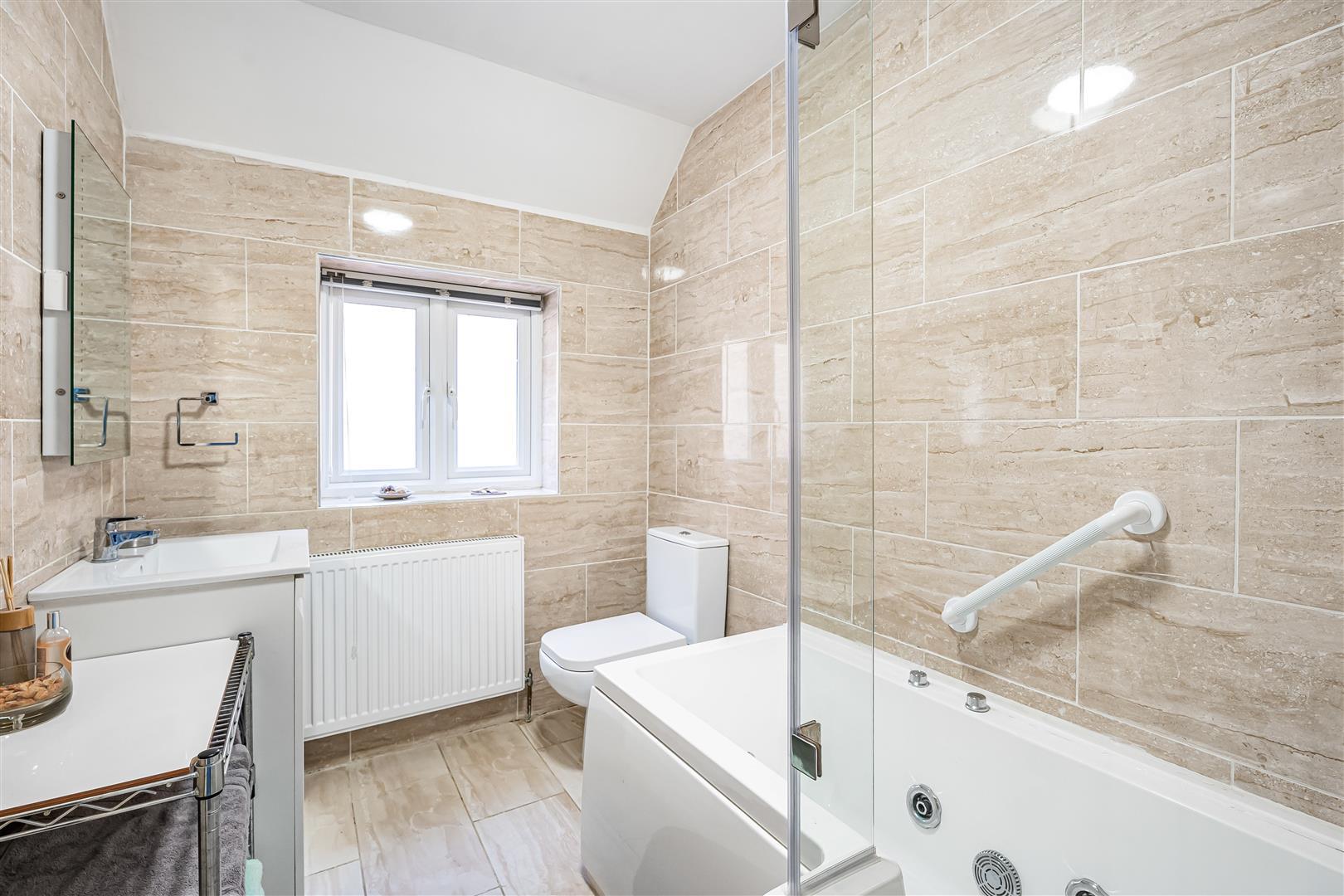 Property Image 1170fd67-d48a-4c72-9417-321c2616025e