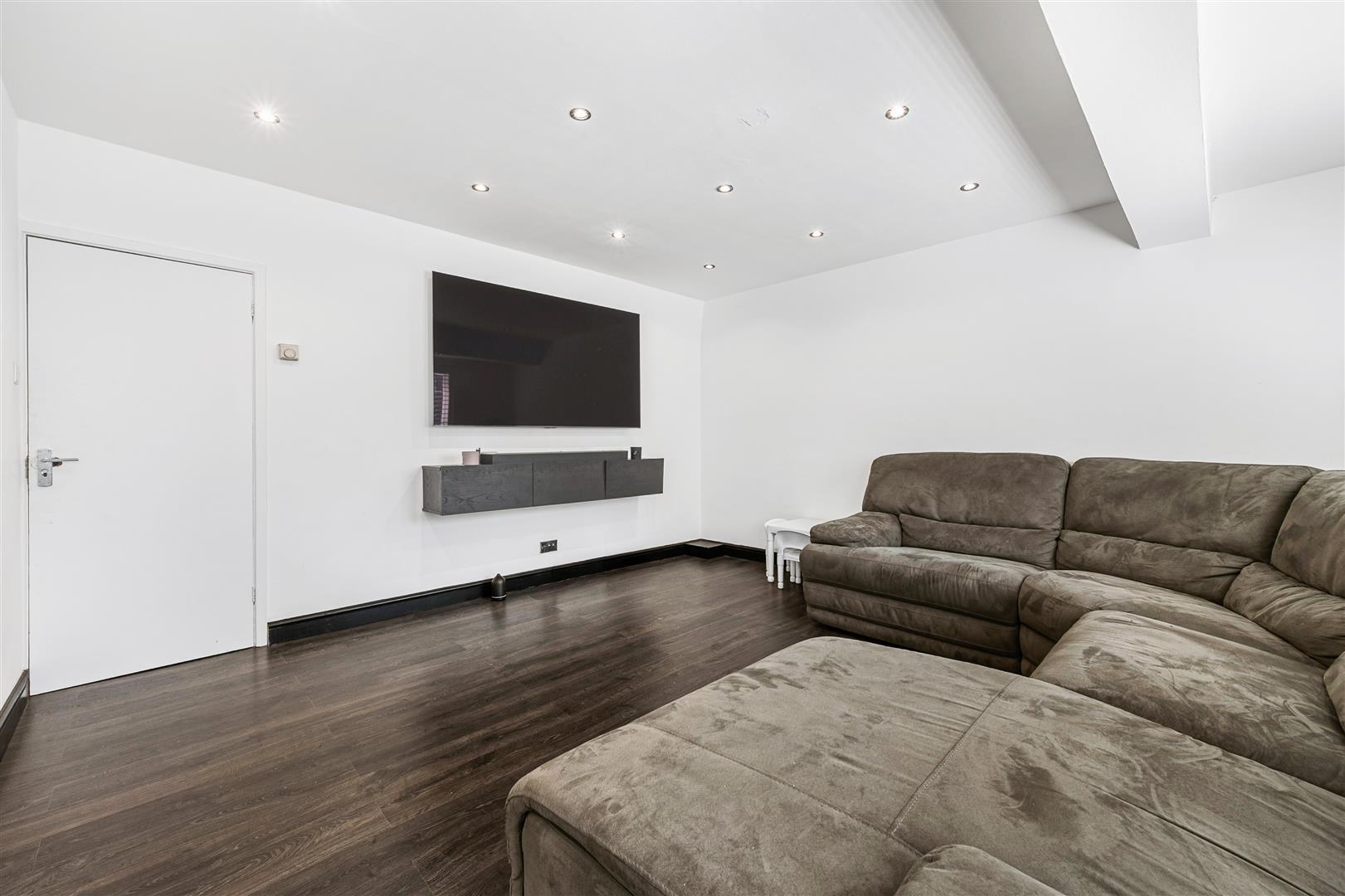 Property Image 11885648-8423-4611-a03d-90c3c62125a3