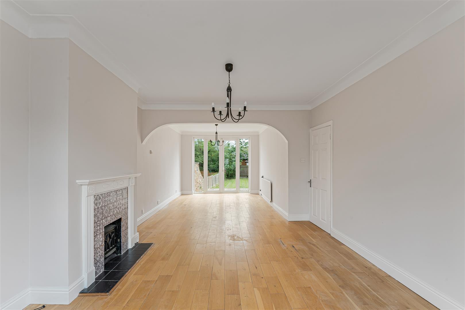 Property Image 11953877-c763-45df-b977-c4abb43a873e