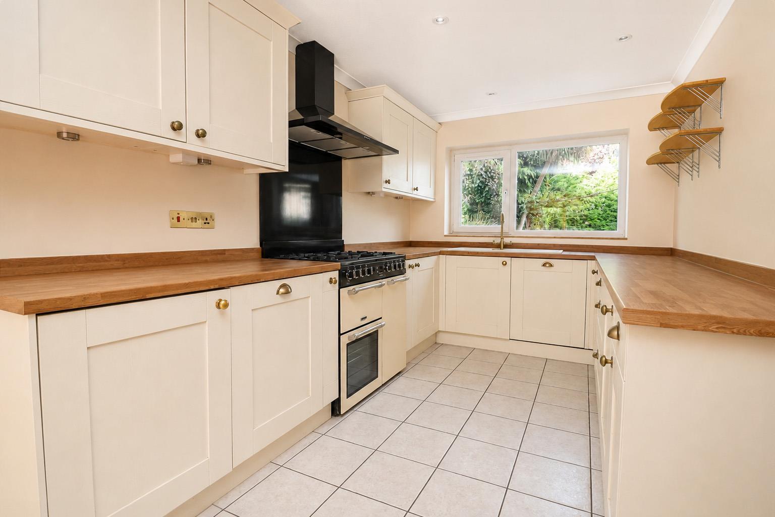 Property Image 119f1610-8f56-42f9-8a9f-5a52b2244854
