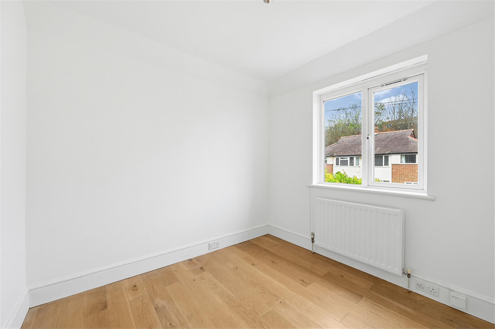 Property Image 11a6ce0b-5e3b-45ec-93d7-27d70885183d