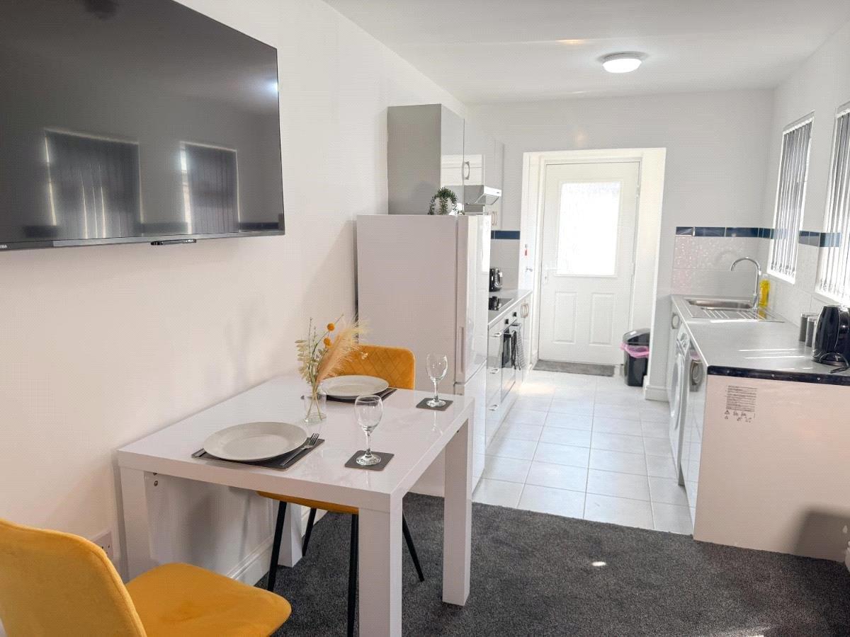 Property Image 11a9de9c-abdd-459e-95f8-9a35378830bf