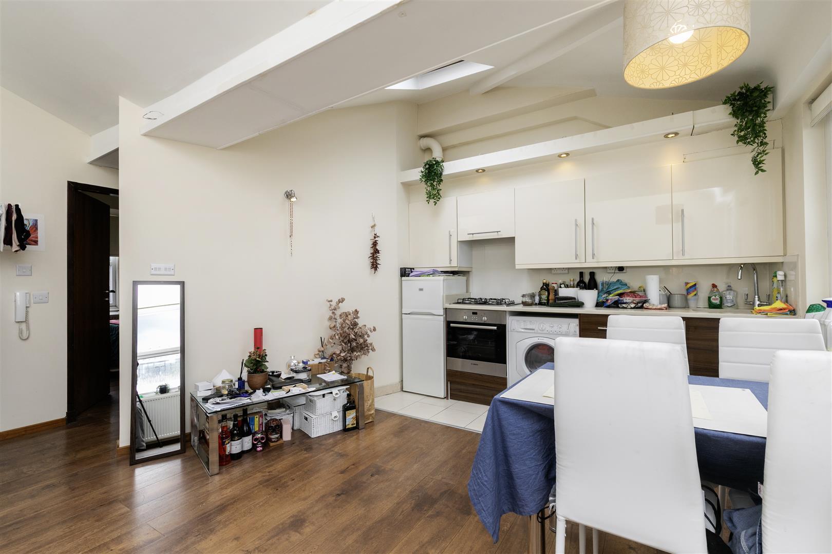 Property Image 11c427a9-1349-4cd7-858f-207e9434e46c