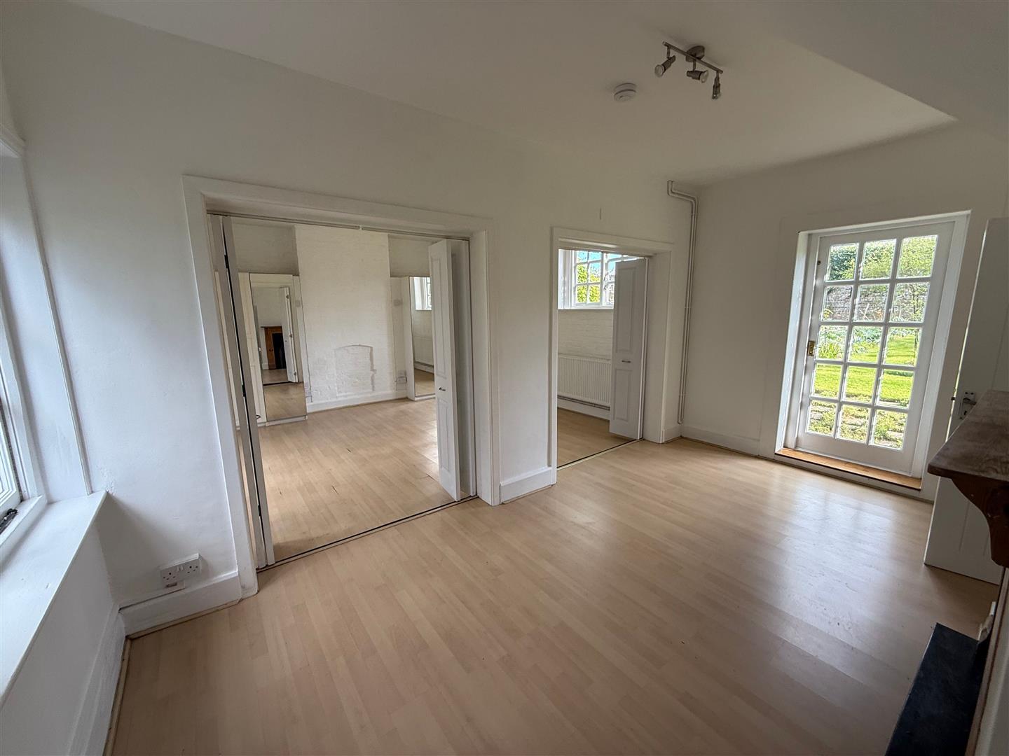 Property Image 11d2f6ab-bd1f-4f9a-b73d-4ca19b329e1f
