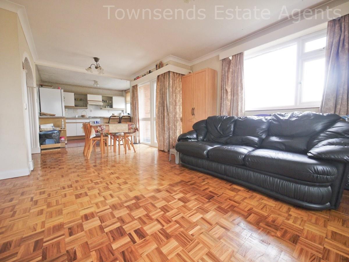 Property Image 11e78f88-127c-4f67-8ba7-5cee216dfb2f