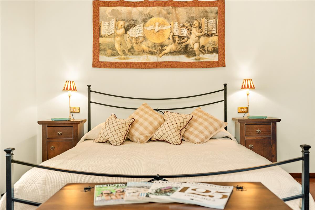 Property Image 127bf78e-a48b-448c-9a5b-3168c2efd25e