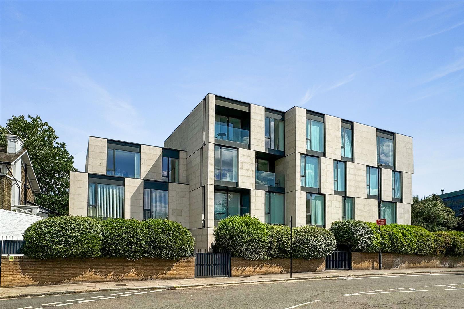 Property Image 12971d82-38ae-4d61-8570-7020a86aa557