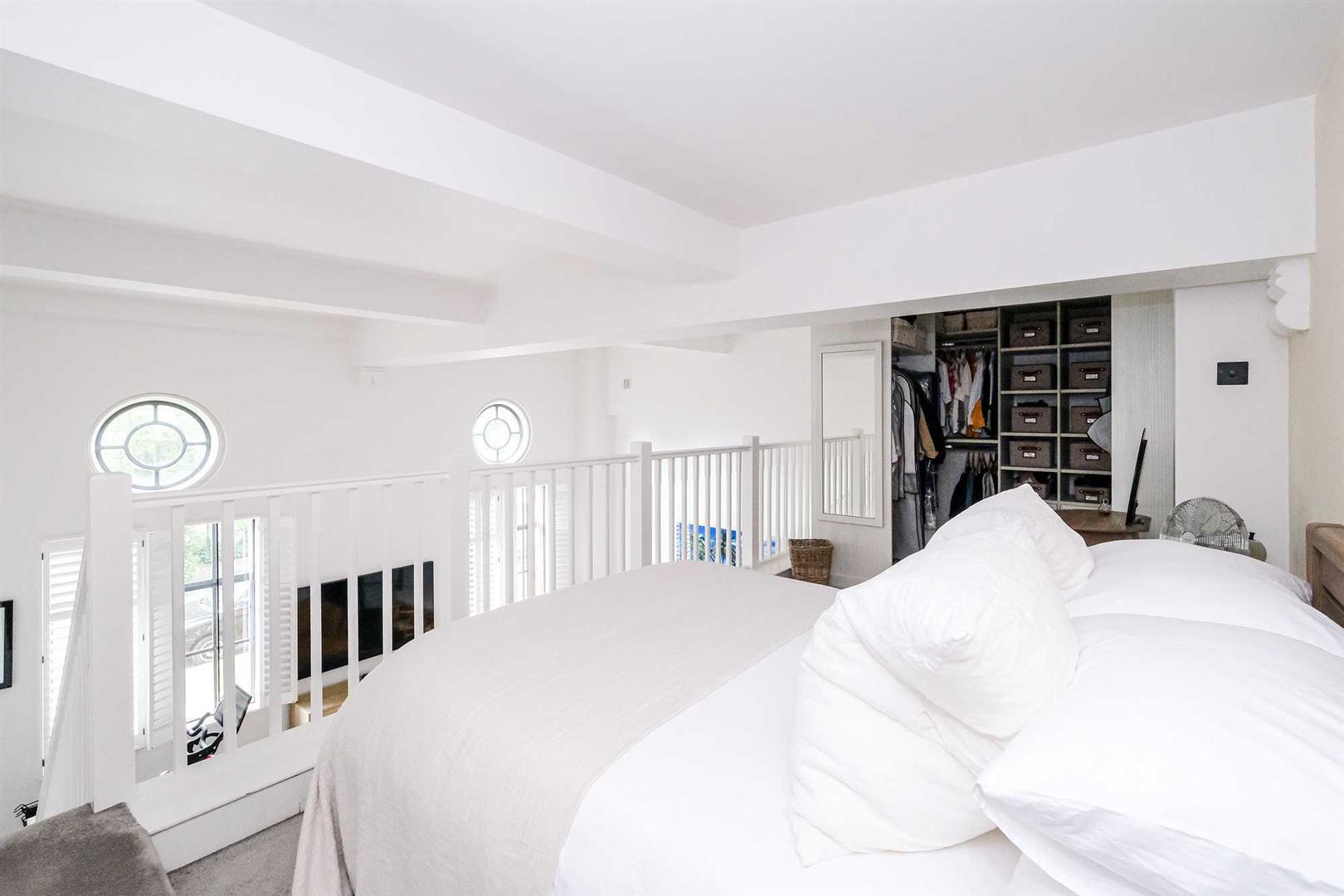 Property Image 12986681-e323-4fbe-962d-80173bdd8e3c