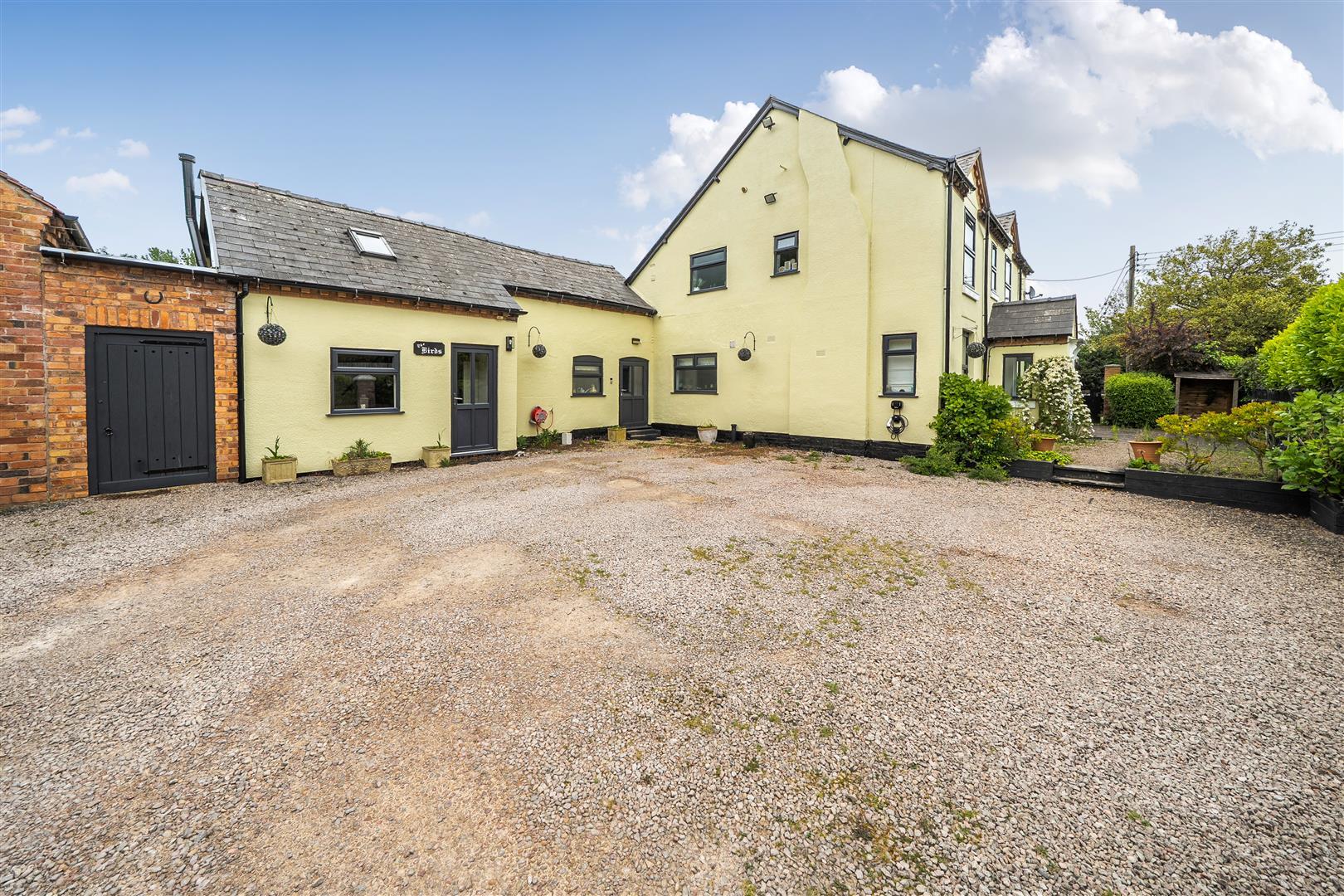 Property Image 12a62c49-9f1e-4627-96a9-cf9190a88403
