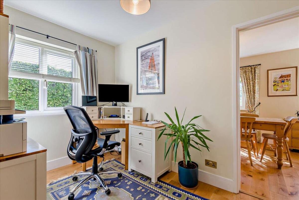 Property Image 12ba2642-3192-41eb-a4d6-f0438109f679