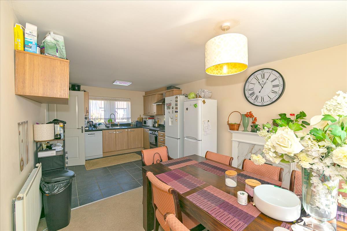Property Image 12d73595-4534-48a7-910e-3b877ccd859a