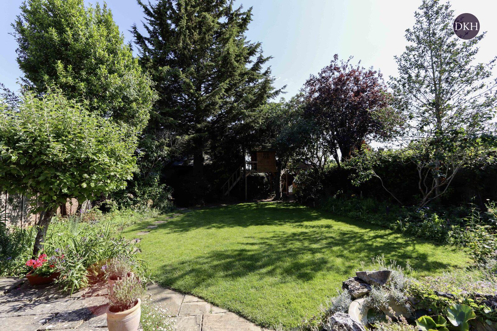 Property Image 12fc303c-9a1a-4cb1-b1f1-defb59522897