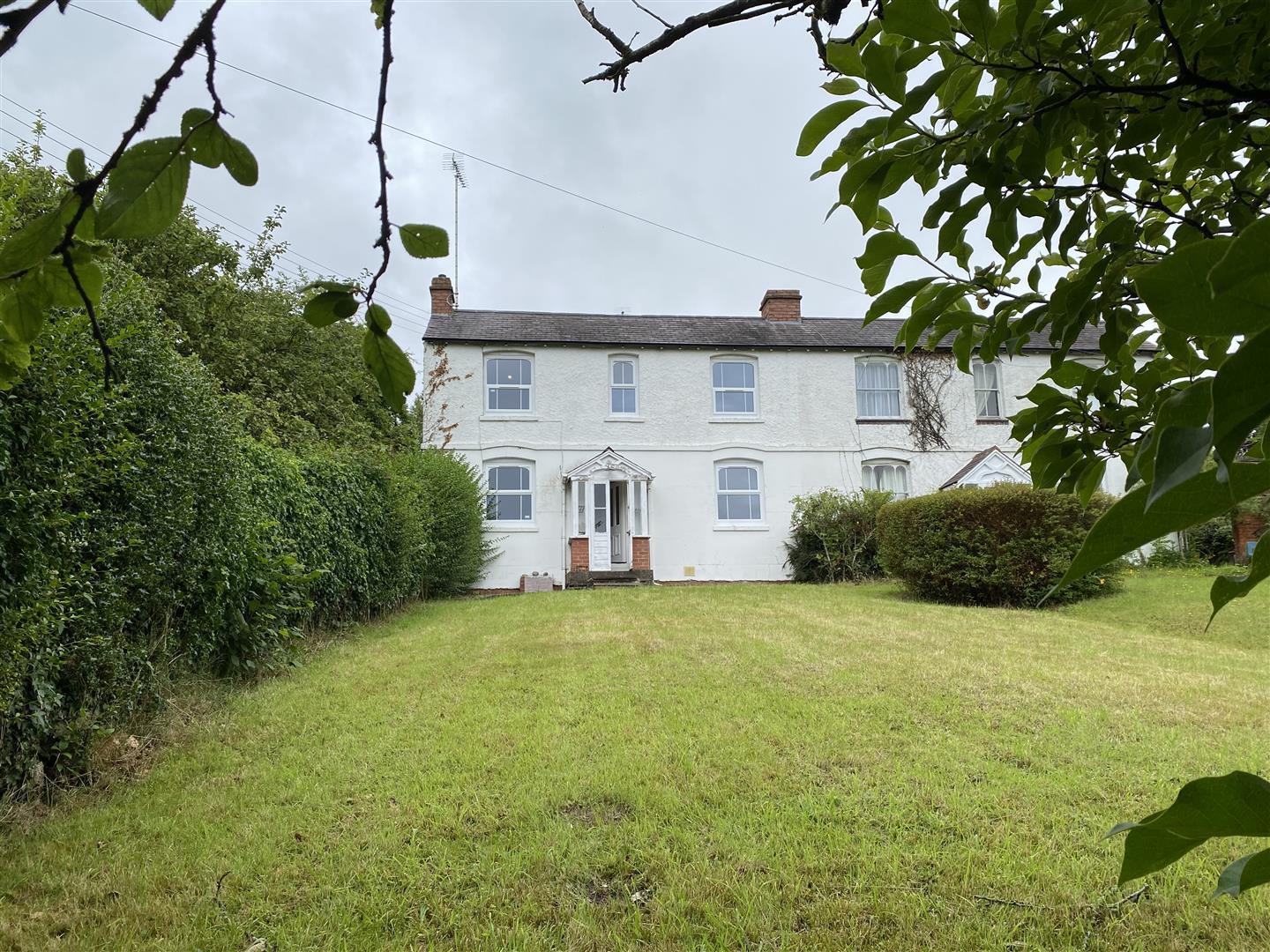 Property Image 131e136a-7f99-41e0-8905-31538fd67e46