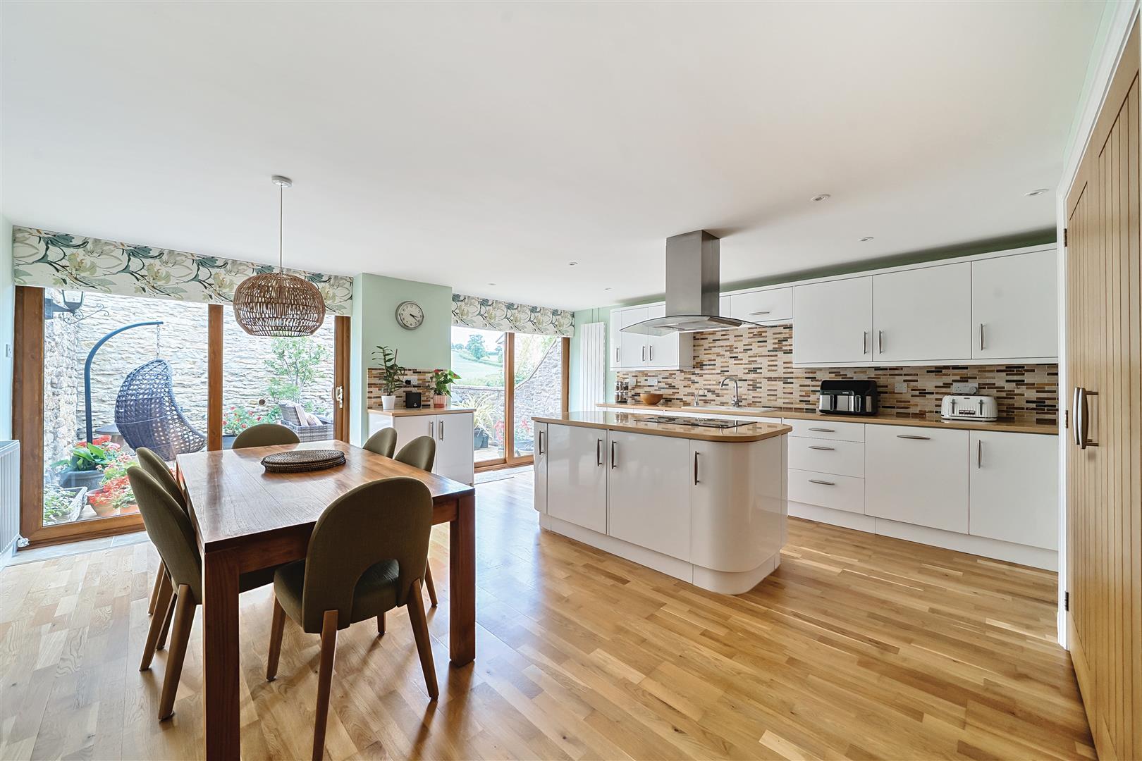 Property Image 133b84bb-d1d8-43cc-a553-04329627a698