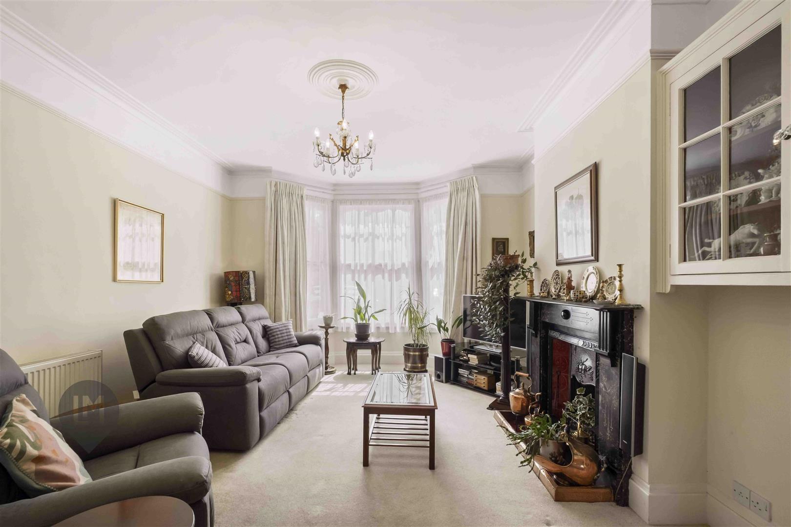 Property Image 1348016e-f74c-46d9-885d-0980446705c1