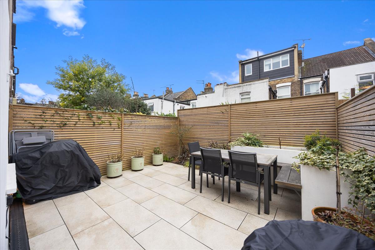 Property Image 13566644-f522-45f7-9483-e89caad33c92