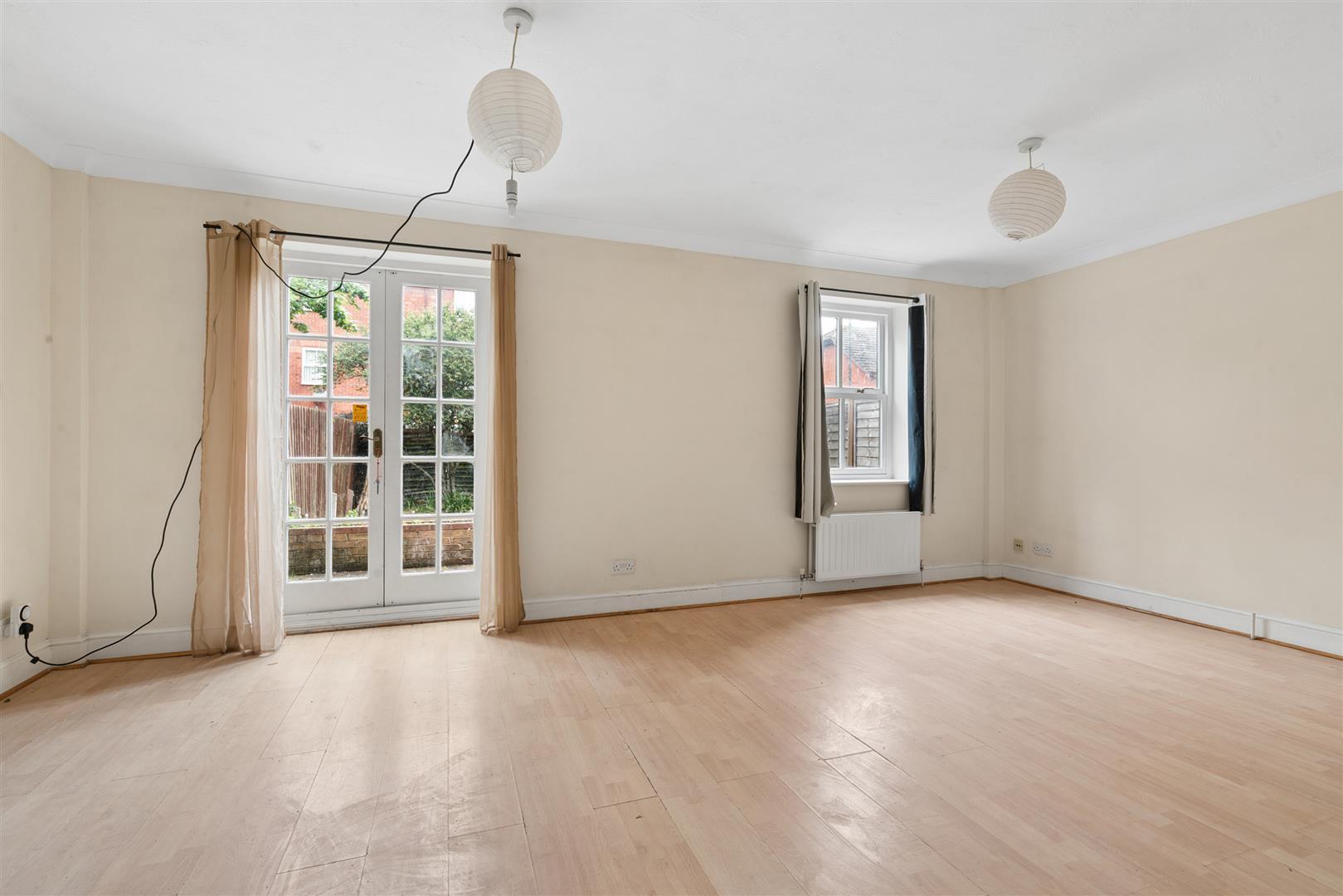 Property Image 136019e3-2fee-494e-83e8-d5643ef56c45