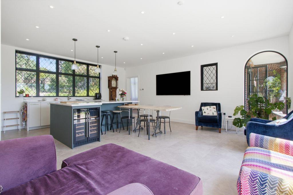 Property Image 136a6ca1-fe6e-4f72-aa3a-e941d96893f8