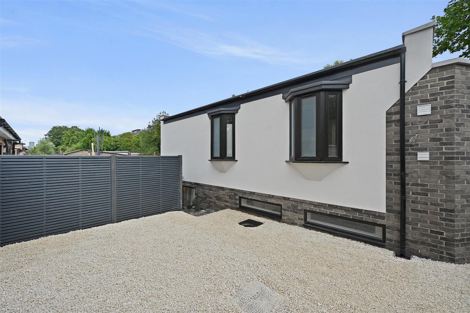 Property Image 13737a4b-7fea-4994-b311-65daa3393ec5