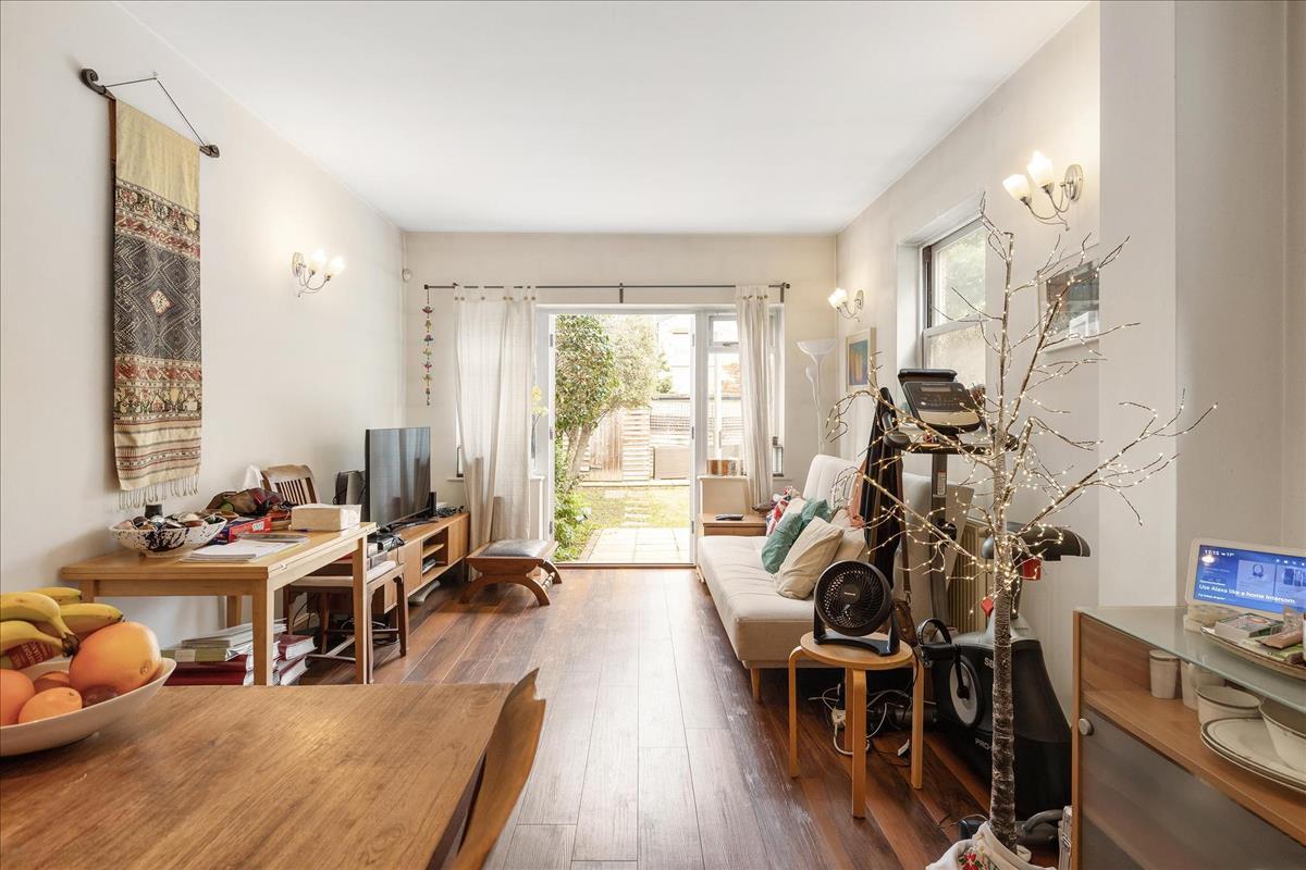 Property Image 13e02aa4-7cab-4711-8bf1-be68d5405694