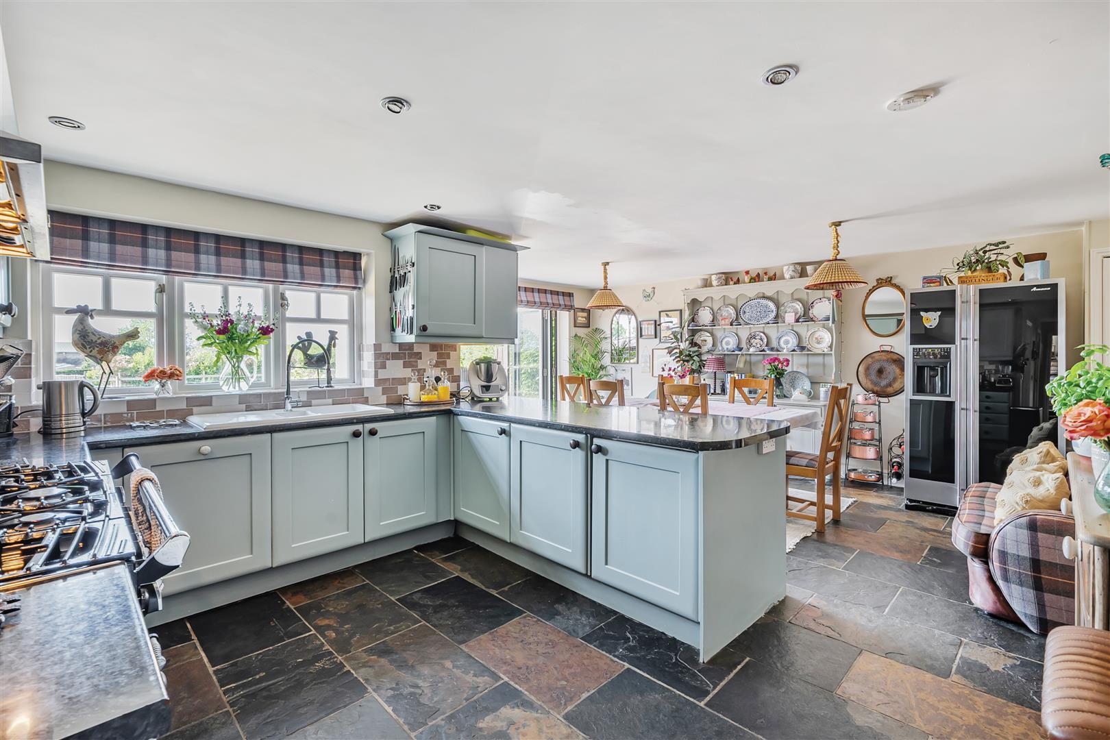 Property Image 13f3bb46-a3fb-42cb-85c4-f41f2b8a55cf