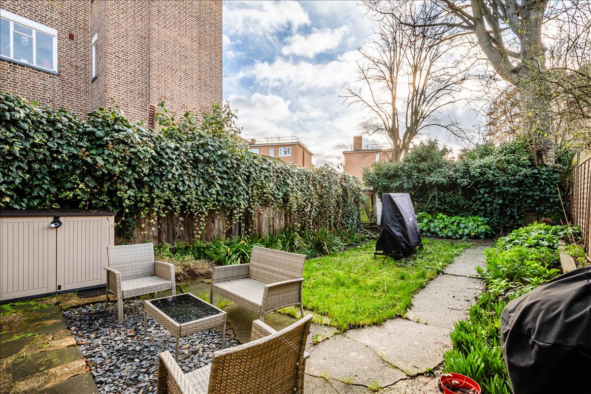 56 Clissold Crescent, Stoke Newington, N16 9AT