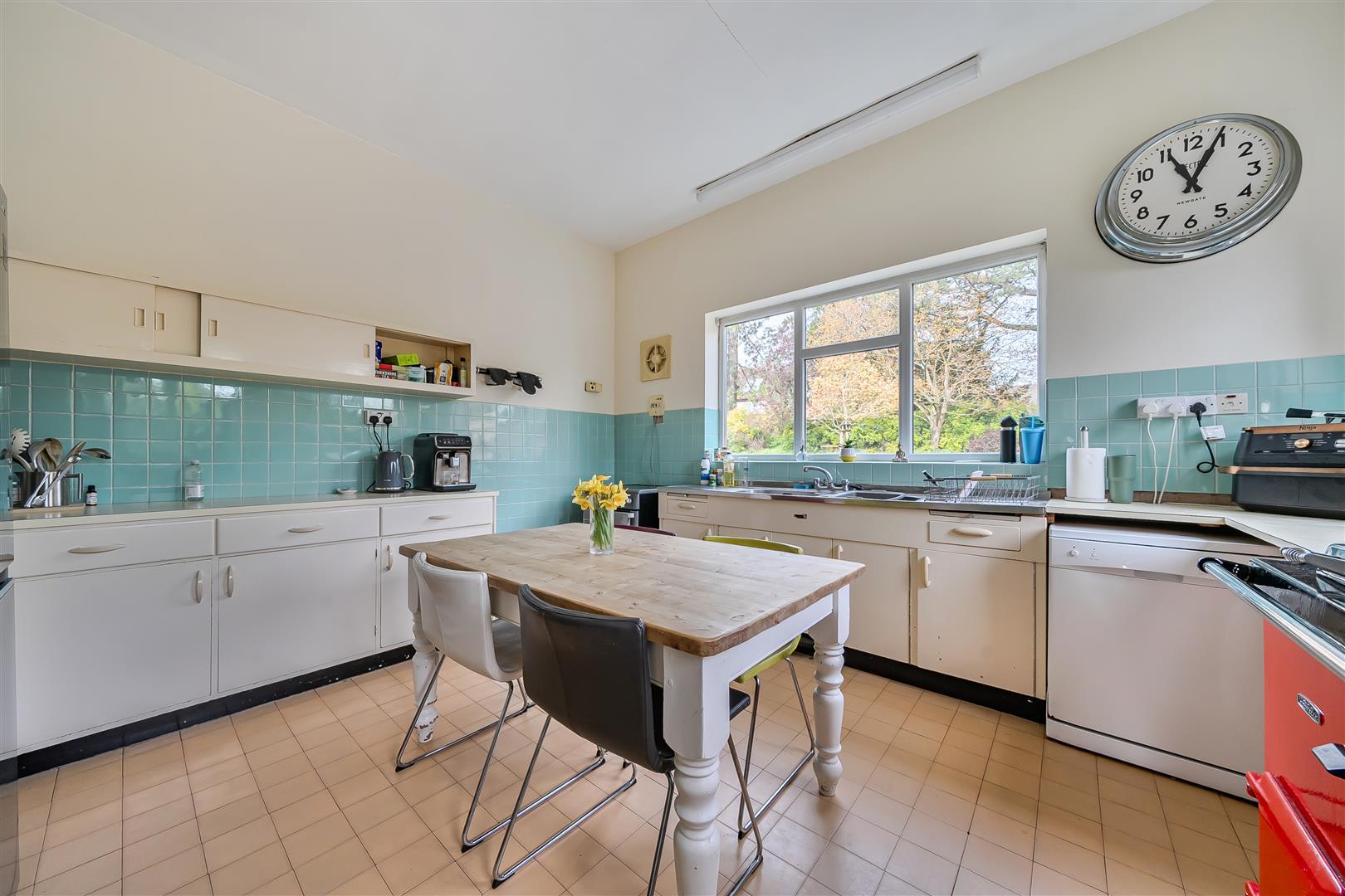 Property Image 141cc063-e4c6-4bc6-aa80-0f10a1ff20df