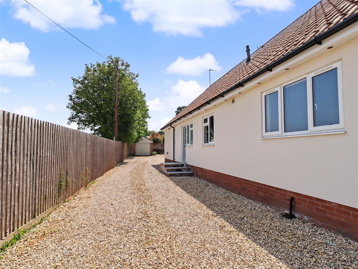 Property Image 145c3384-477c-4d85-8a7d-4aa143dff6cc