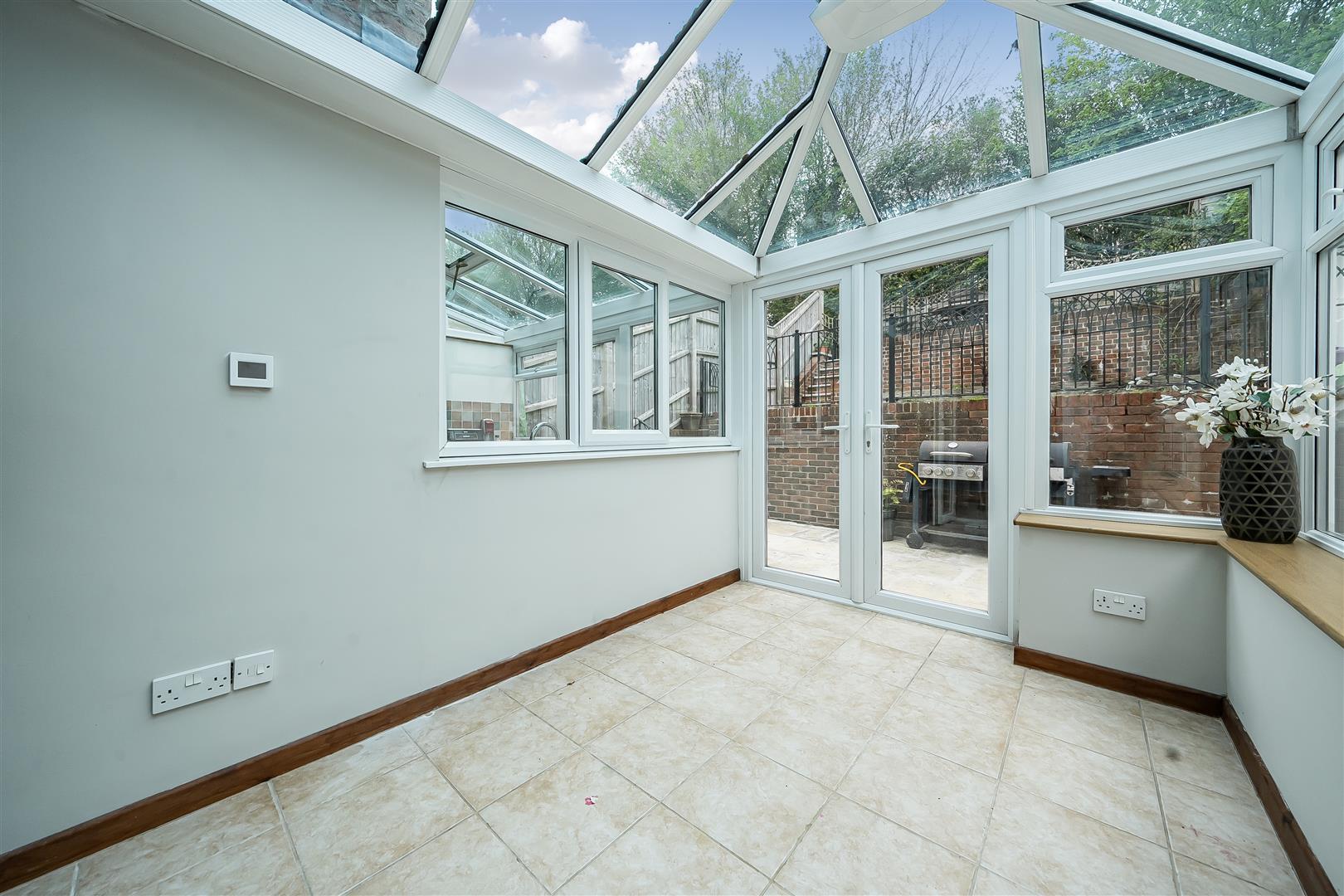 Property Image 14649065-1070-49d8-ba7c-fd984fc673ed