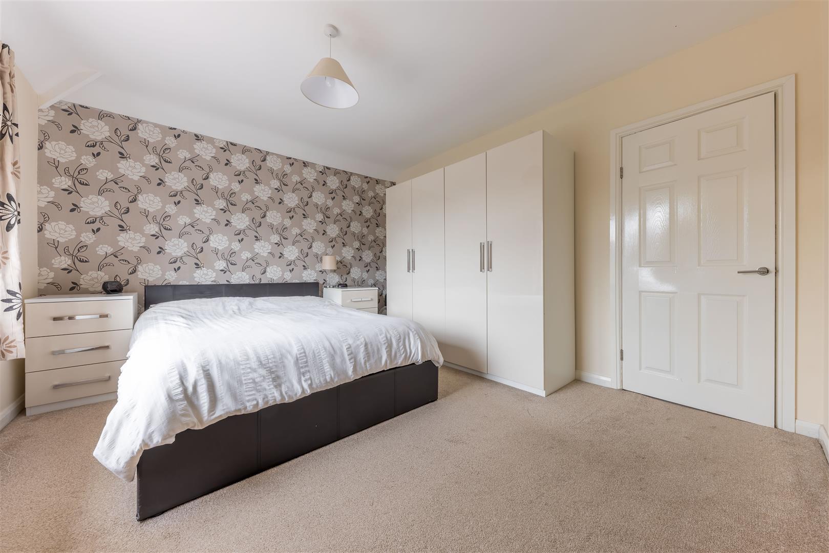Property Image 14852571-8f61-439d-b6f8-ee87adf09a53