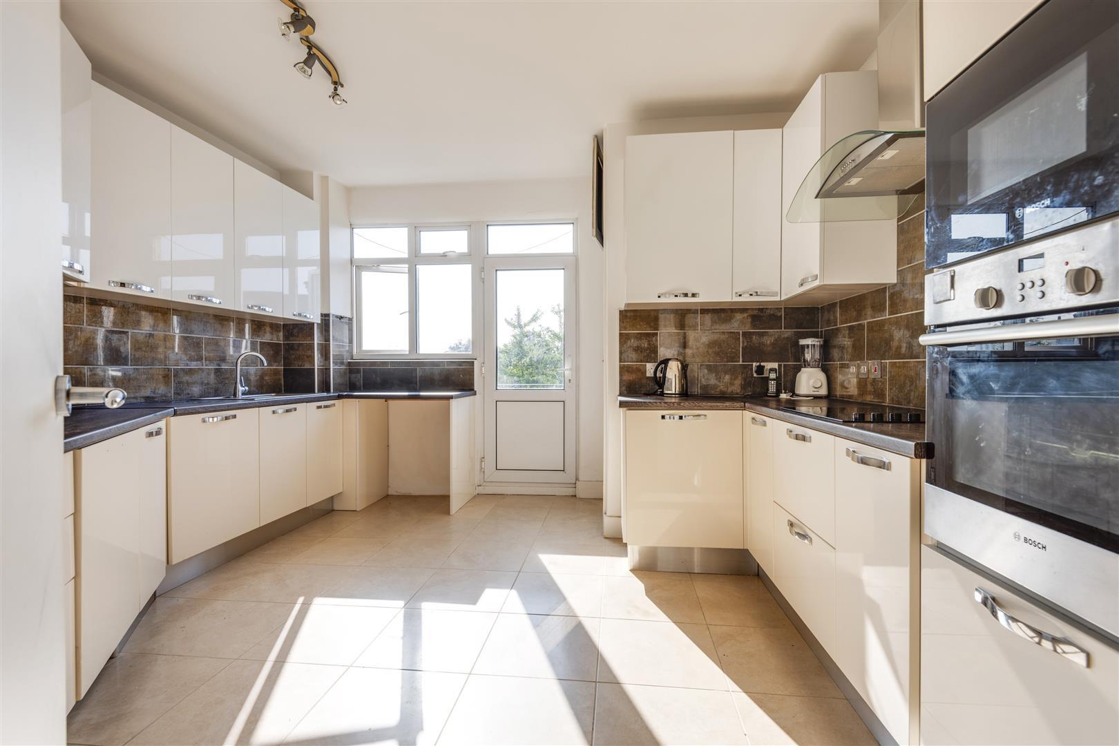 Property Image 1492f6cc-6a0c-4b50-9781-6d6c460f095f