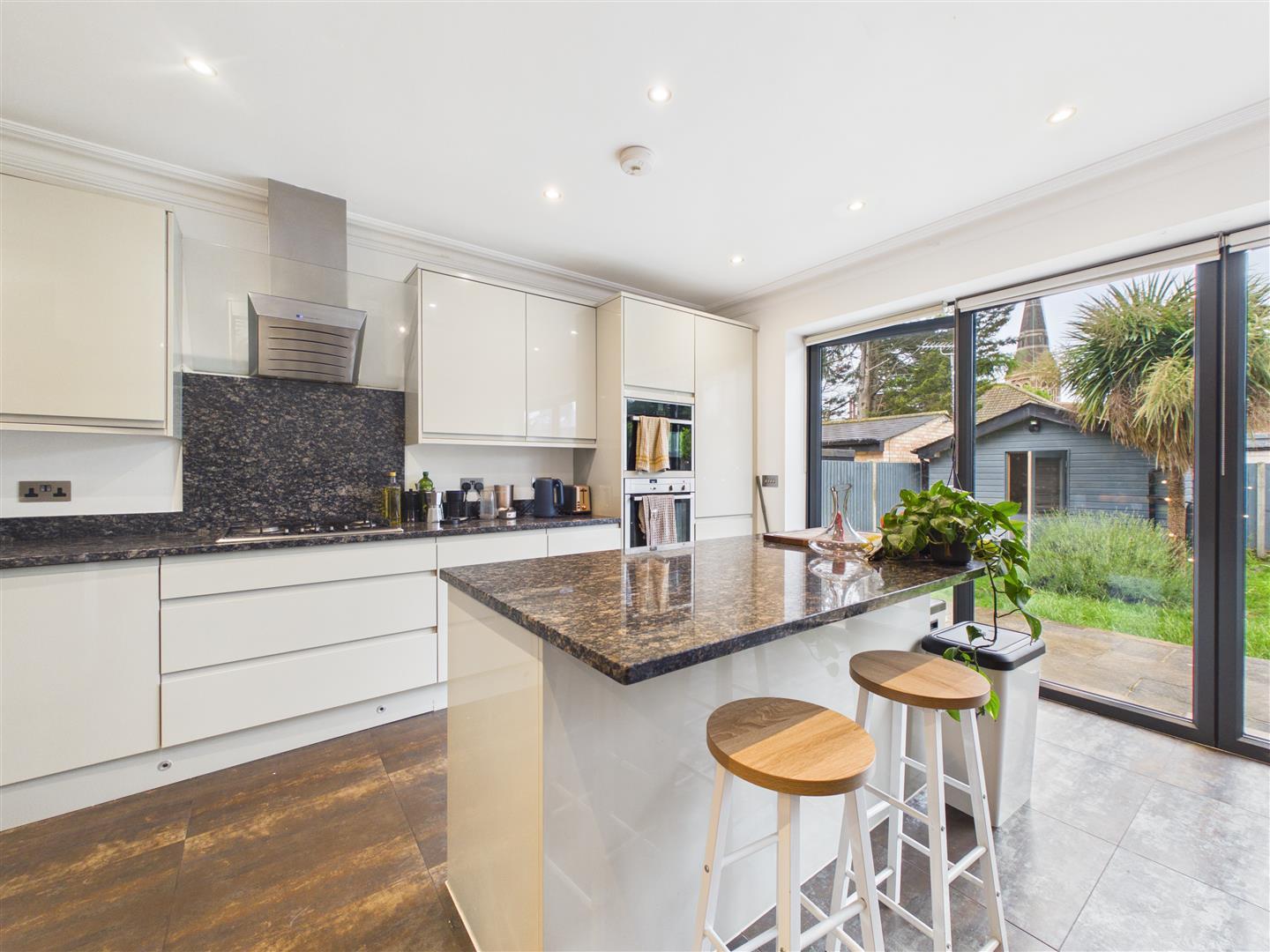 Property Image 14aa87f4-76d1-4385-8383-0f69c2d774ec