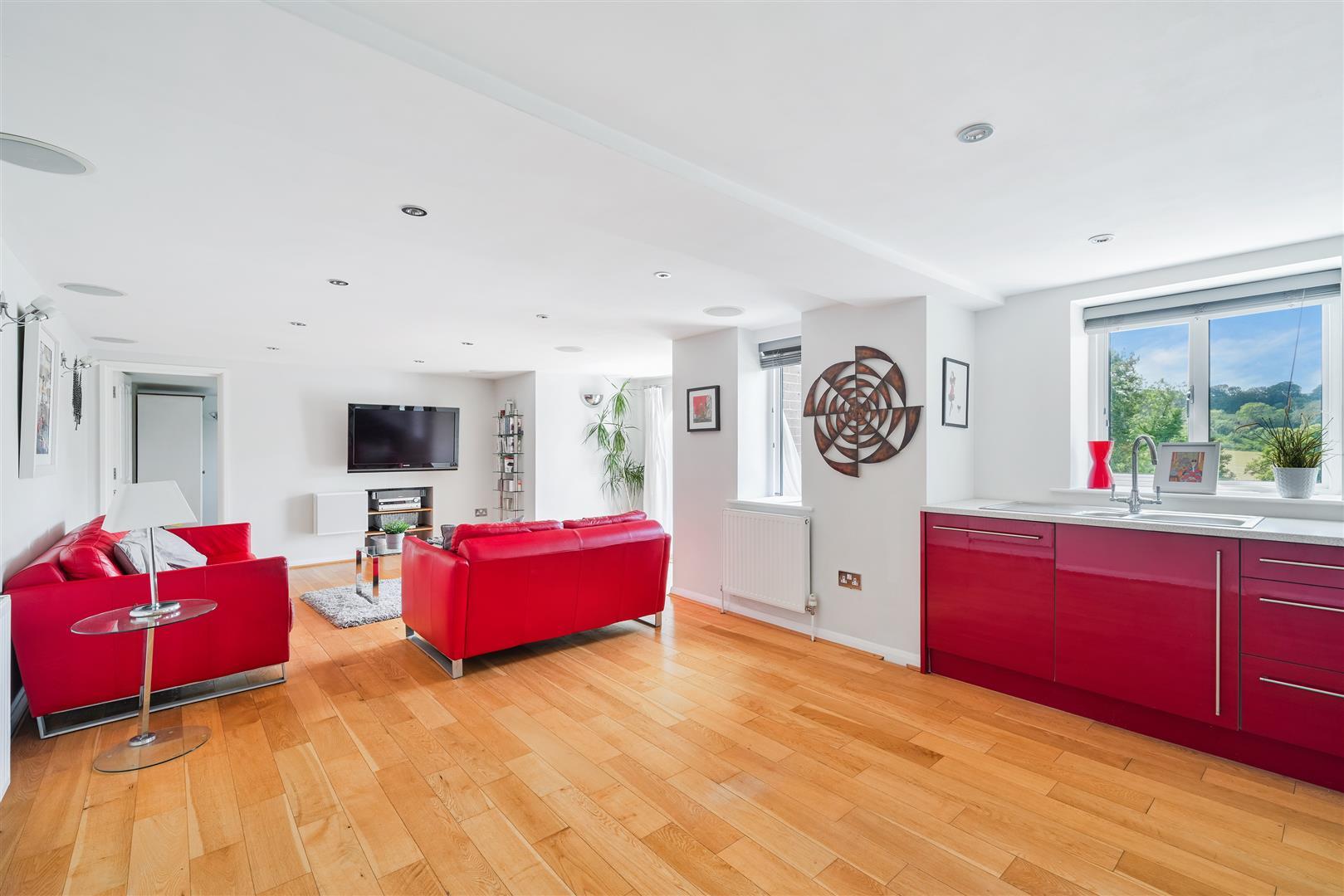 Property Image 14c67e47-1ba7-4ca9-b46a-665ea0327b33