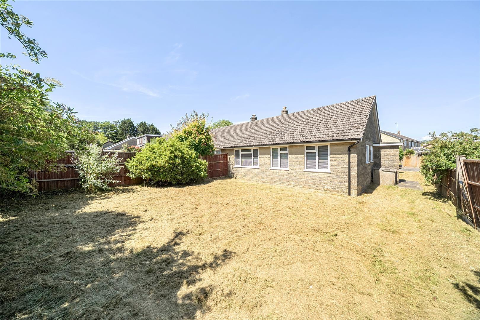 Property Image 14d40d29-adfa-4f17-aecc-2baa8f099e09