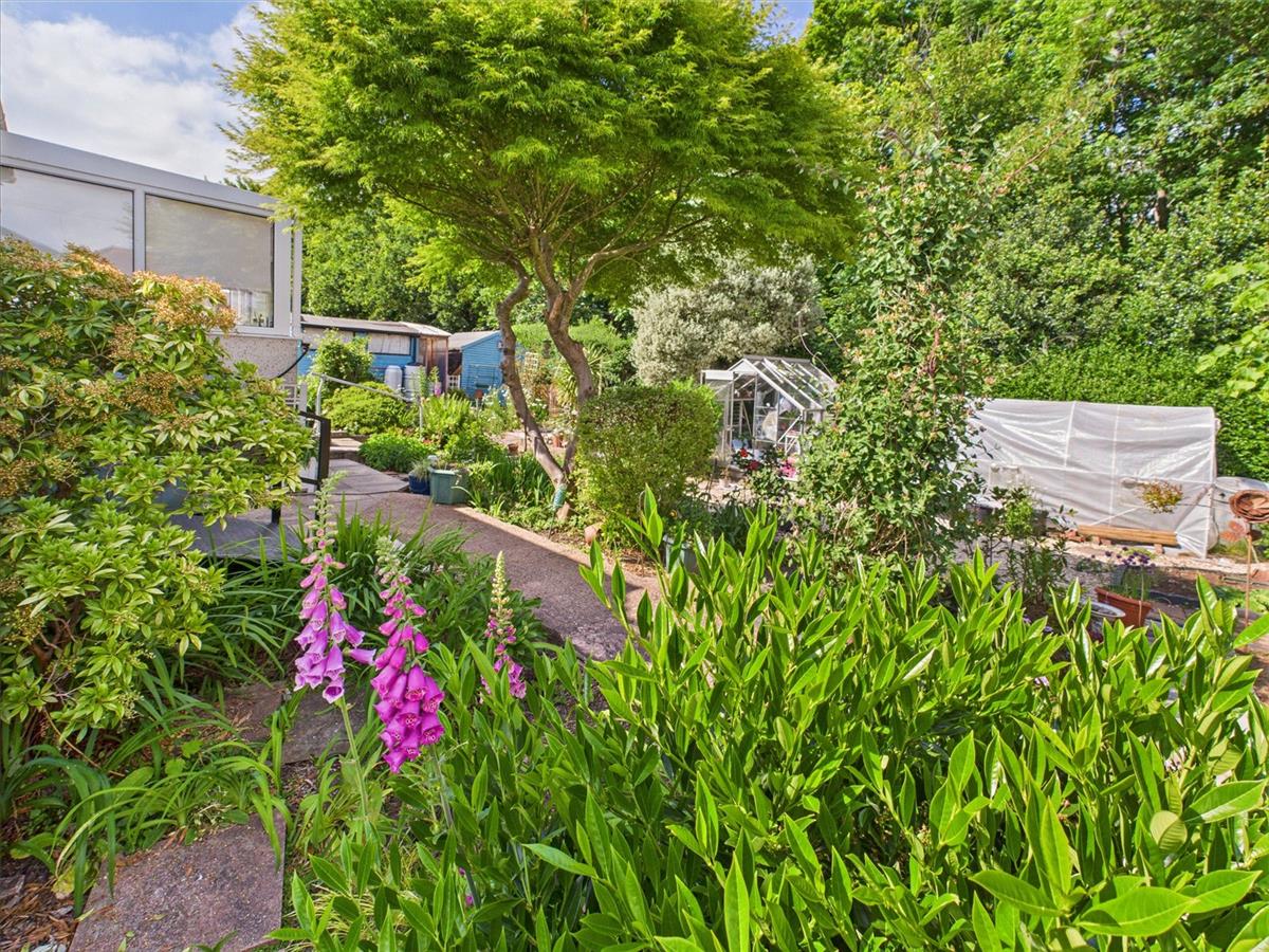 Property Image 153c8662-0f73-4ce0-93f3-065d16222a5c
